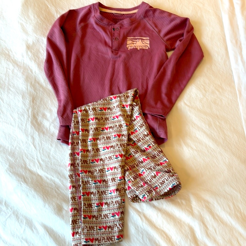 Patagonia 5T base layer set - long sleeve henly top and pants